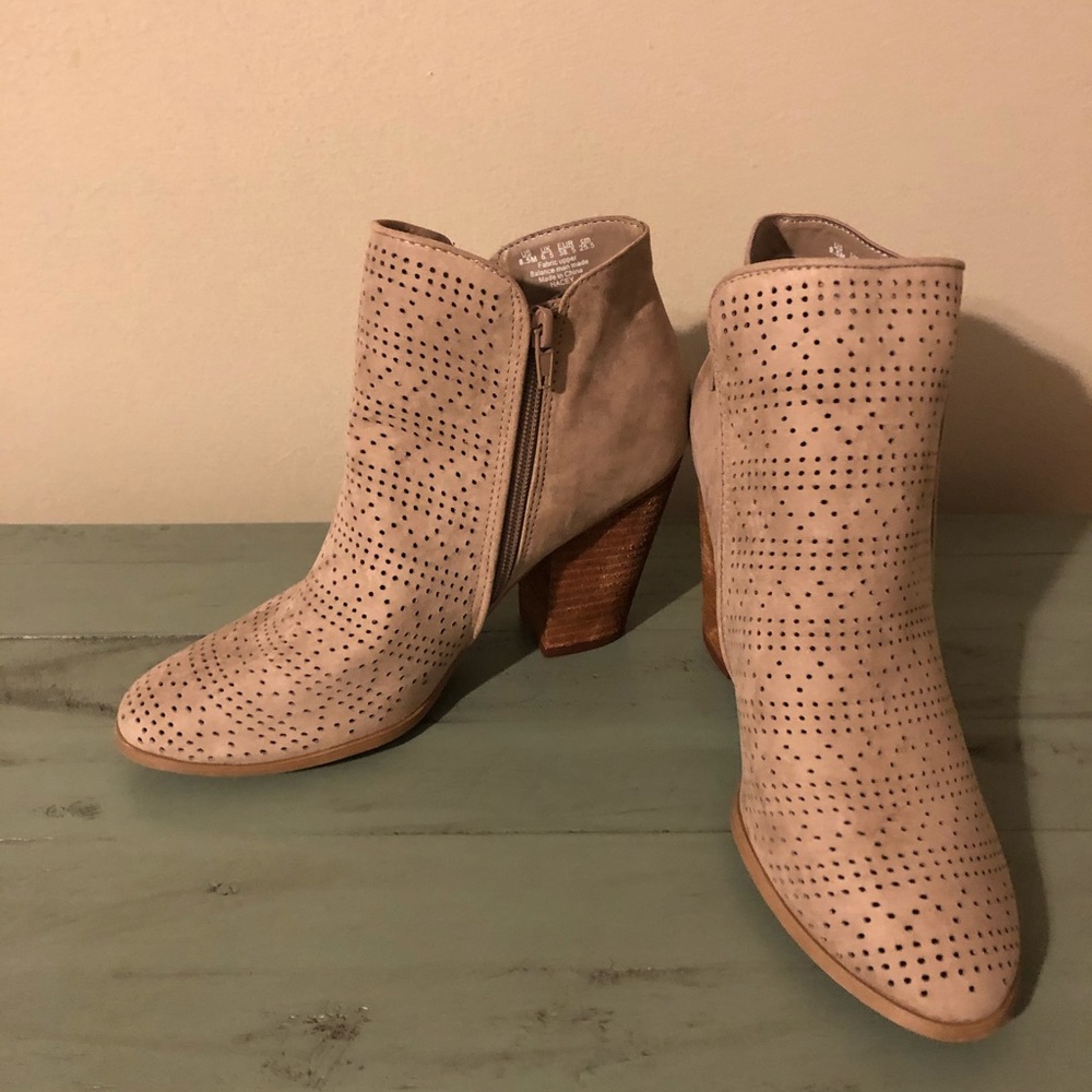 Carlos Perforated Booties - Picture 2 of 3